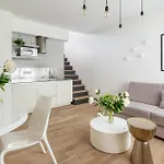 Hotel Holeckova Prague
