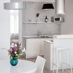 Holeckova 4*