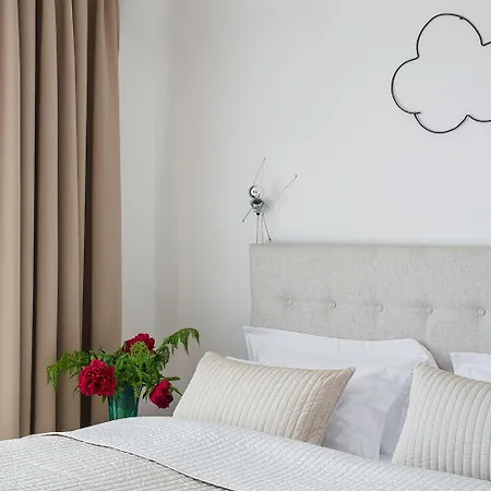 Holeckova 4* プラハ