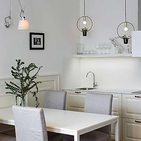 Hotell Holeckova 4*