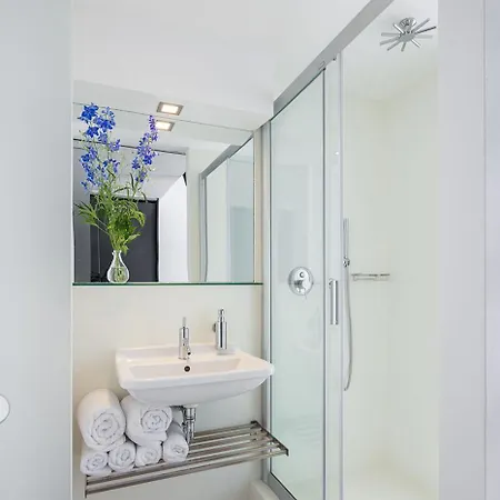 Holeckova 4*